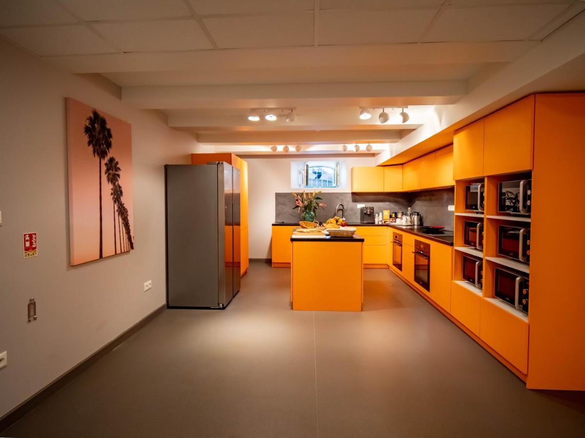 Banana'S Camp Vandrarhem Cannes Exteriör bild
