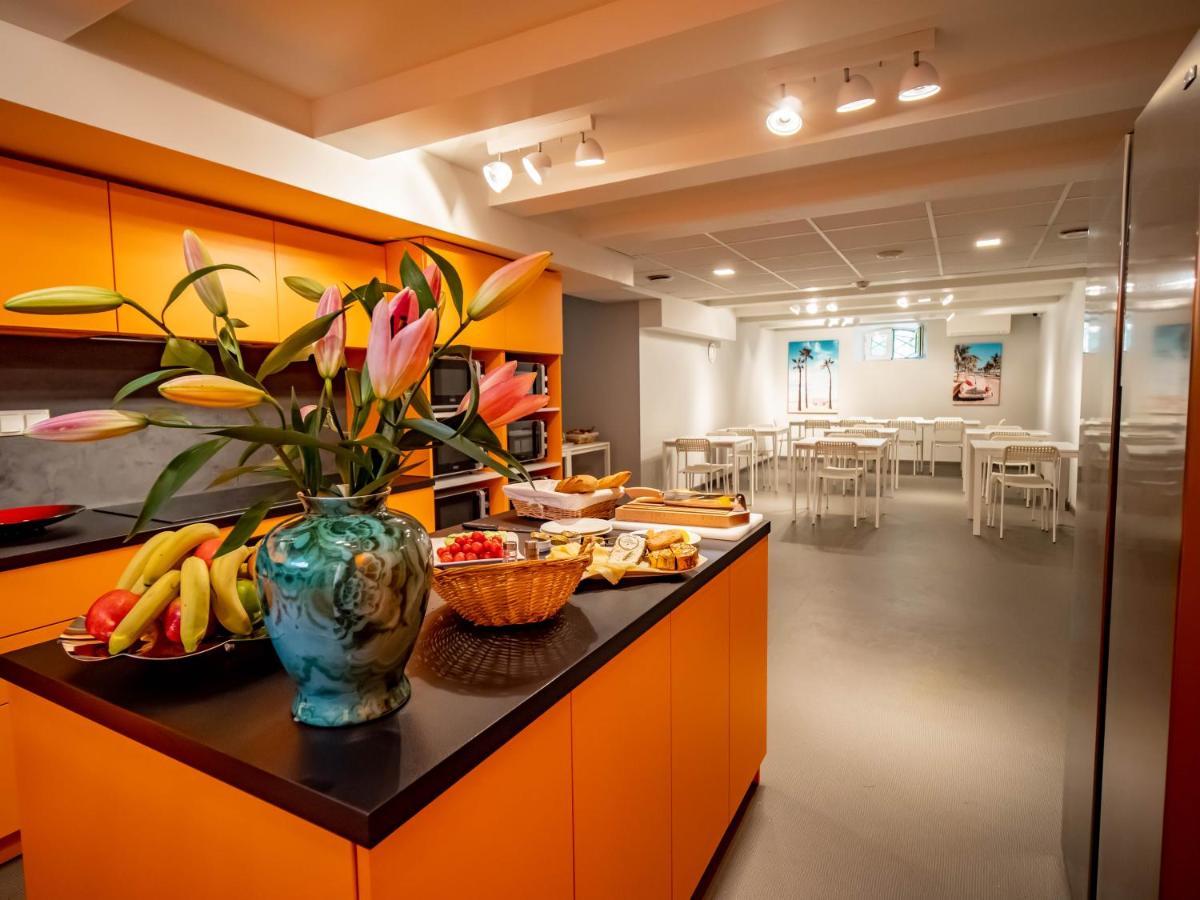 Banana'S Camp Vandrarhem Cannes Exteriör bild