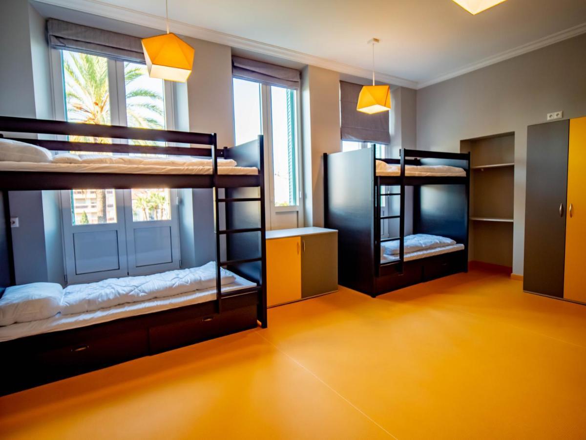Banana'S Camp Vandrarhem Cannes Exteriör bild
